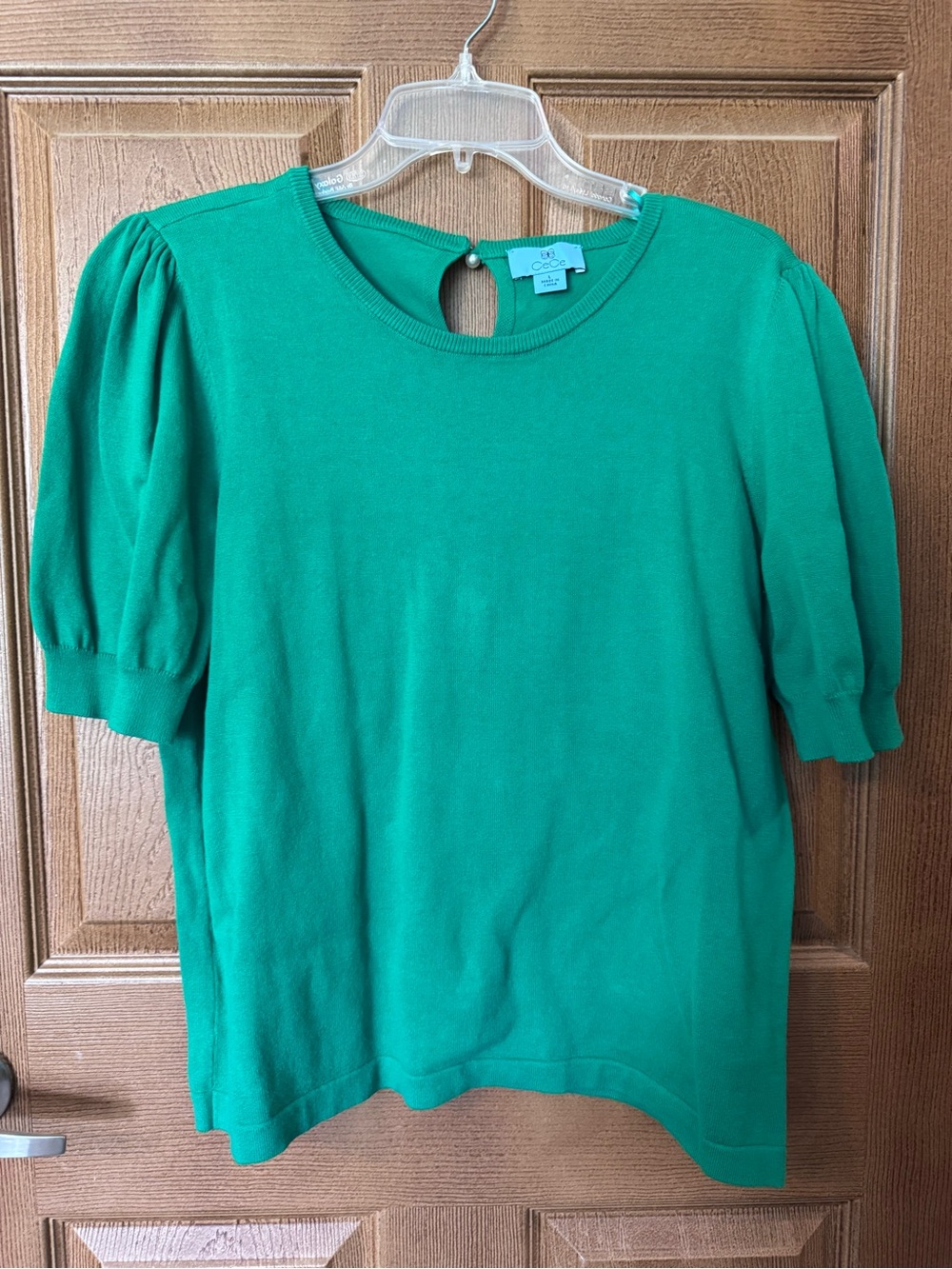 CeCe Emerald Green Puff-Sleeve Short sleeve Sweater.Great for layering! Size Lg